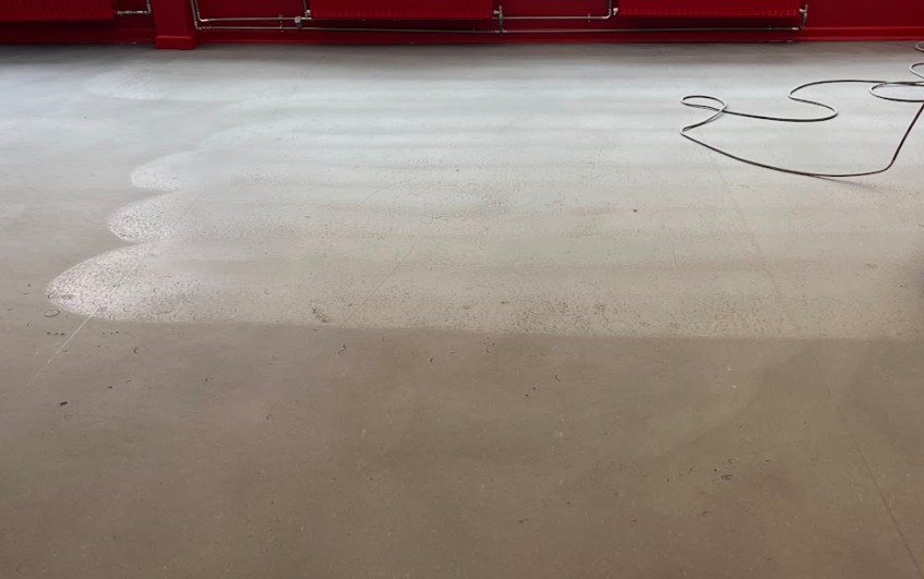 slibning af linoelumsgulv