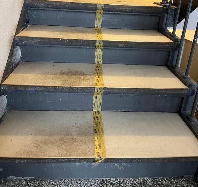 Trappe før og efter cempur rens