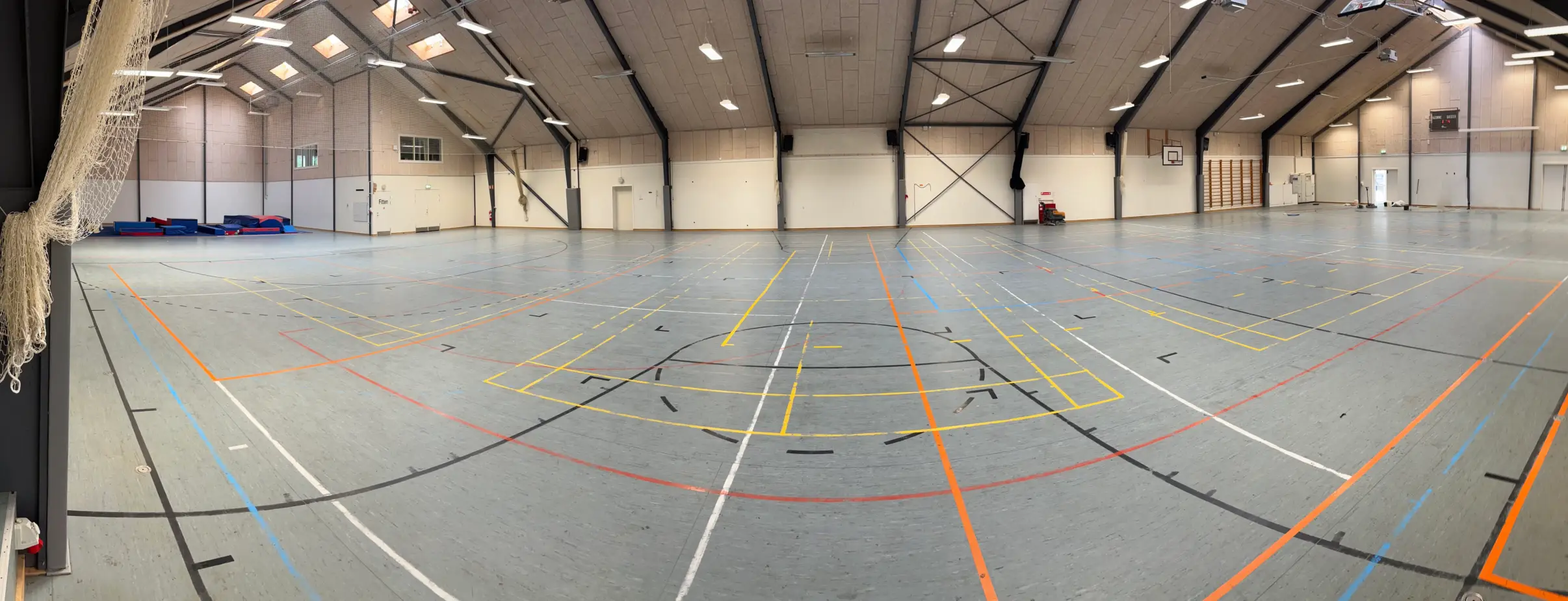 Klintsoegaard-sportshal-foer-scaled
